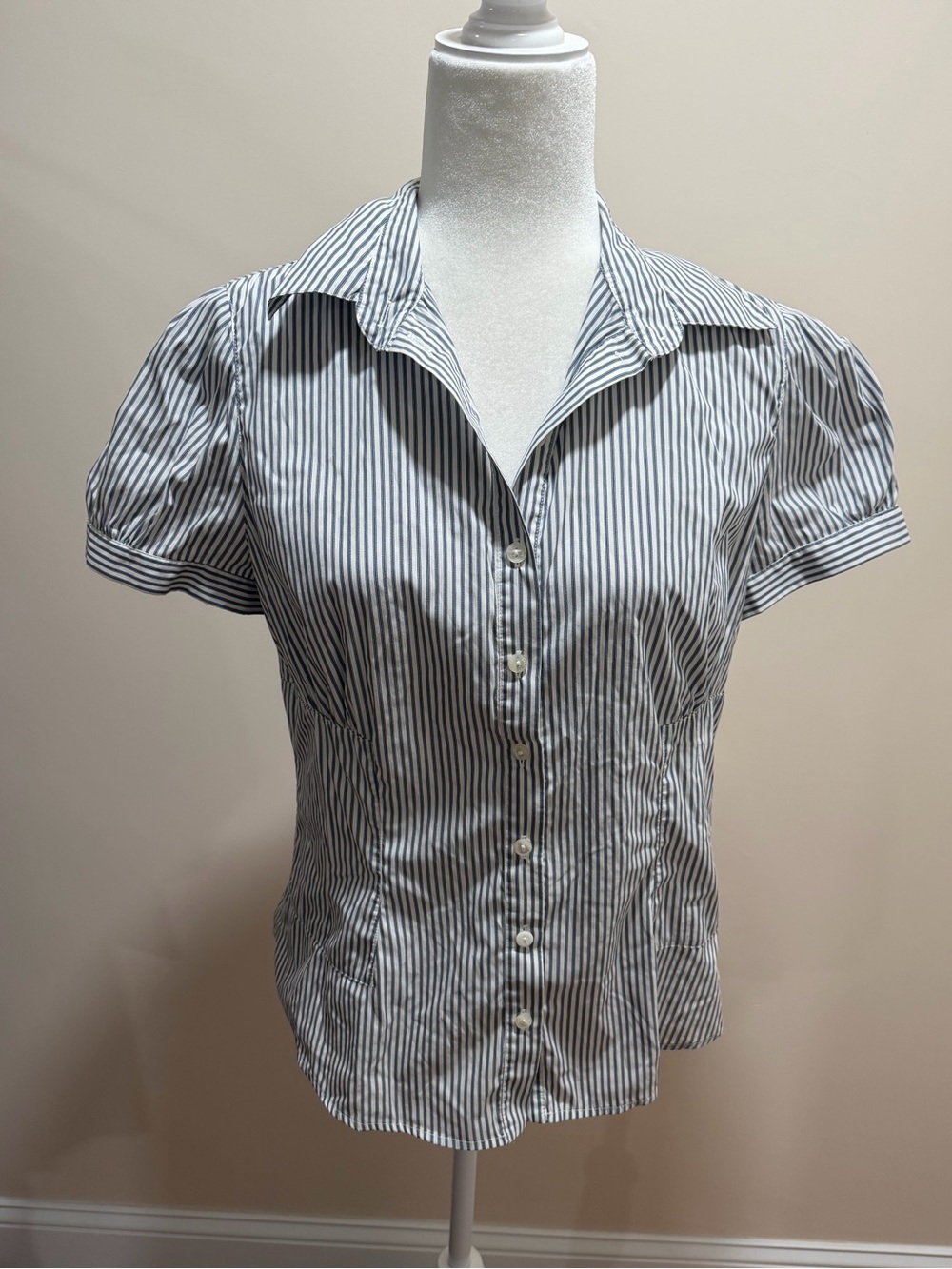 Anne Fontaine Paris White w Gray Stripes Short Sleeve Button Down Top Sz 42 (10)